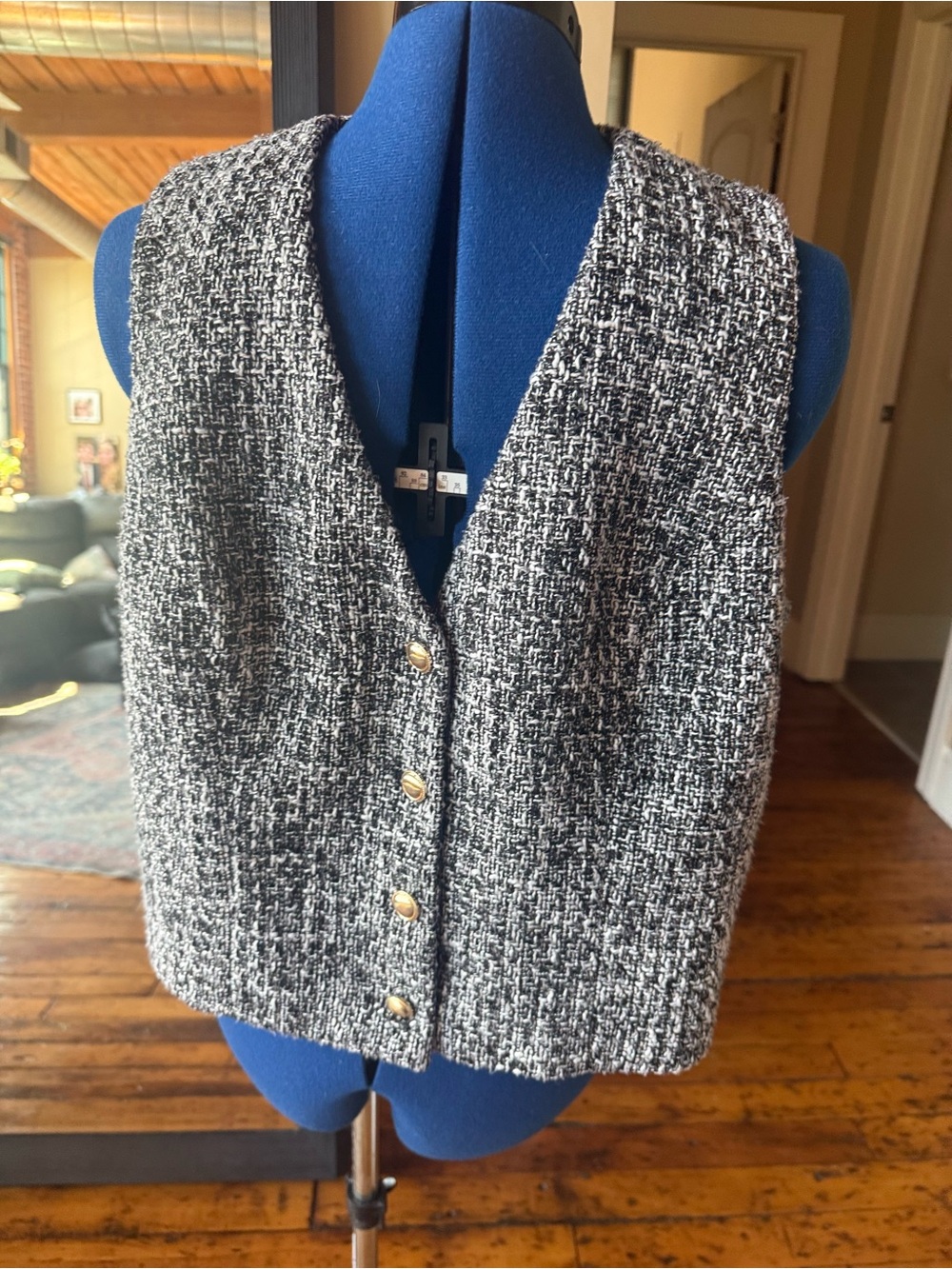 Abercrombie & Fitch Black & White Tweed Button Vest ✨